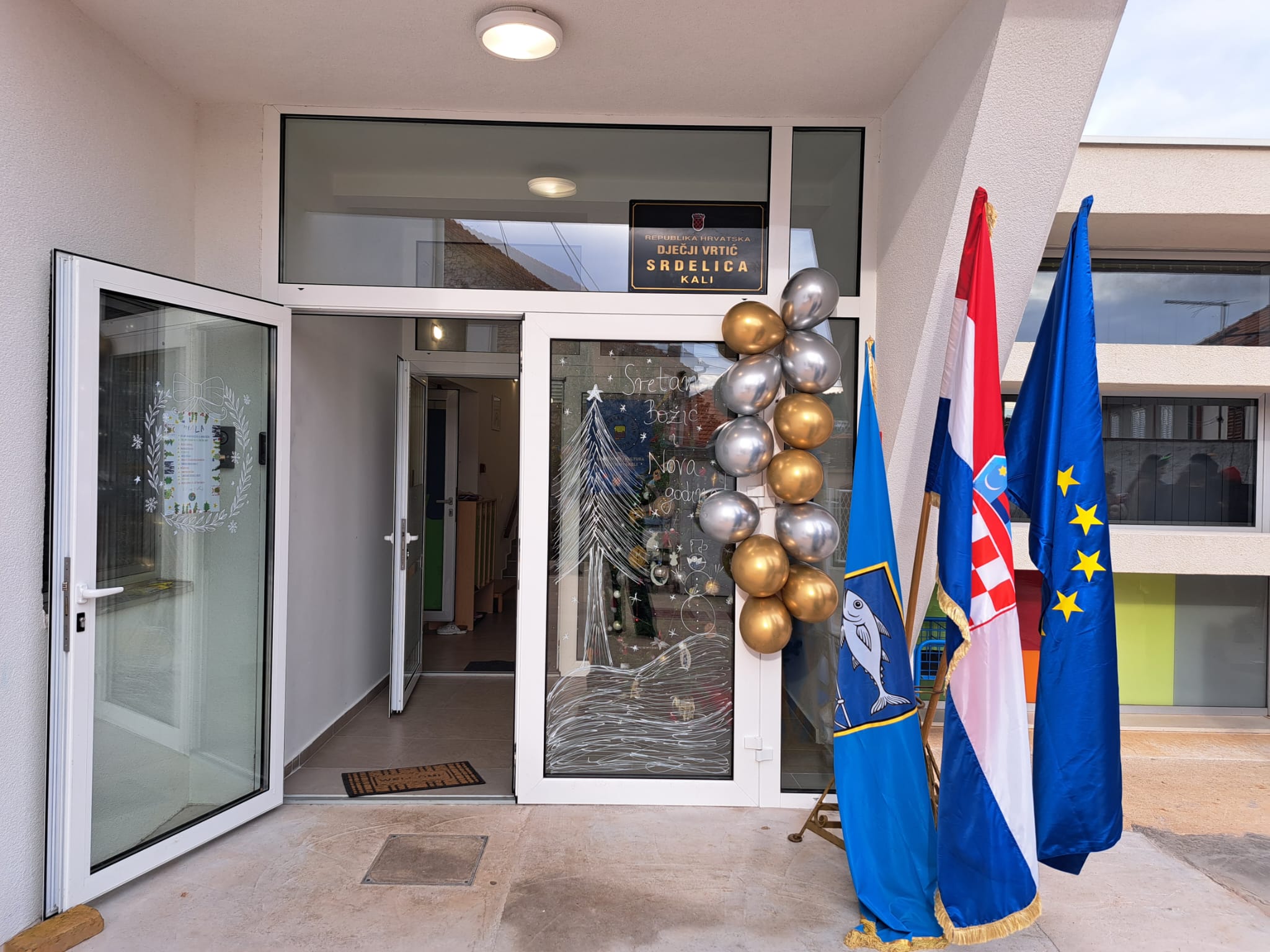 Featured image for “Vrtić u novom ruhu – uz potporu Ministarstva demografije i useljeništva za poboljšani materijalni uvjeti dječjeg vrtića ‘Srdelica’ Kali”